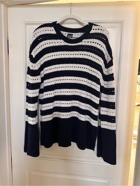 GAP Navy and White Striped Open-Knit Crewneck Sweater Size Tall/Medium